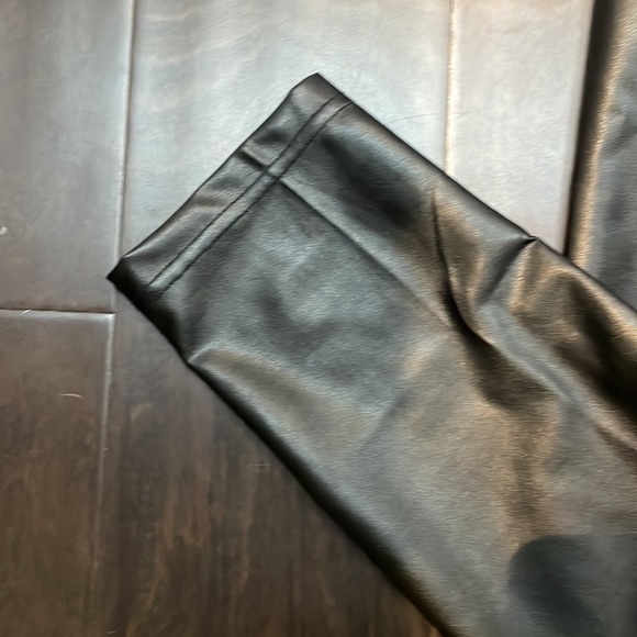 Excellent like-new faux leather leggings. - Picture 5 of 6